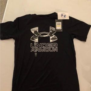 Boys Under Armour T shirt, pants and shorts